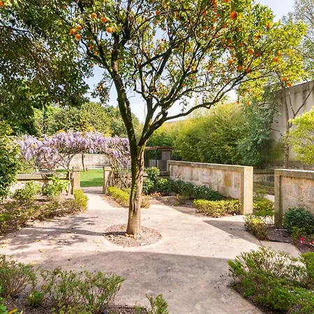 Marques Garden House By Olivia Porto