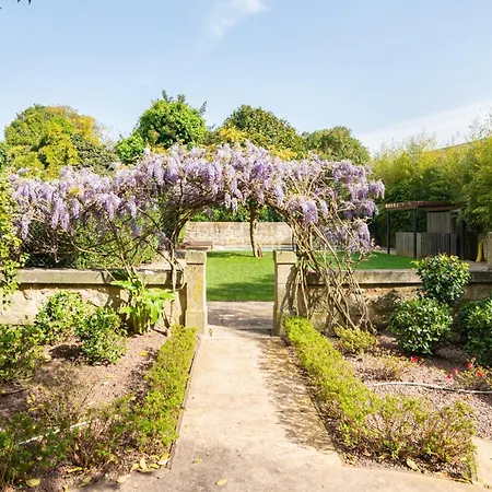 Penzion Marques Garden House By Olivia