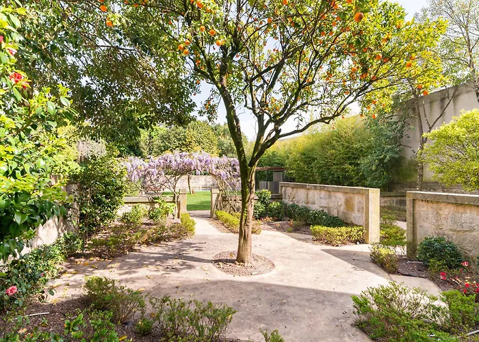 Marques Garden House By Olivia 3*